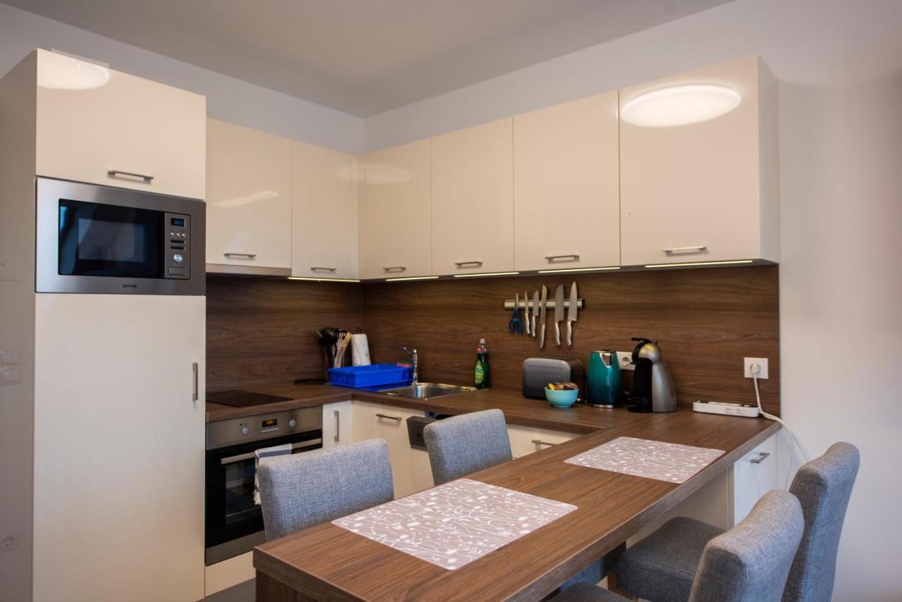 Zsuka Apartman Free Parking Печ Екстер'єр фото