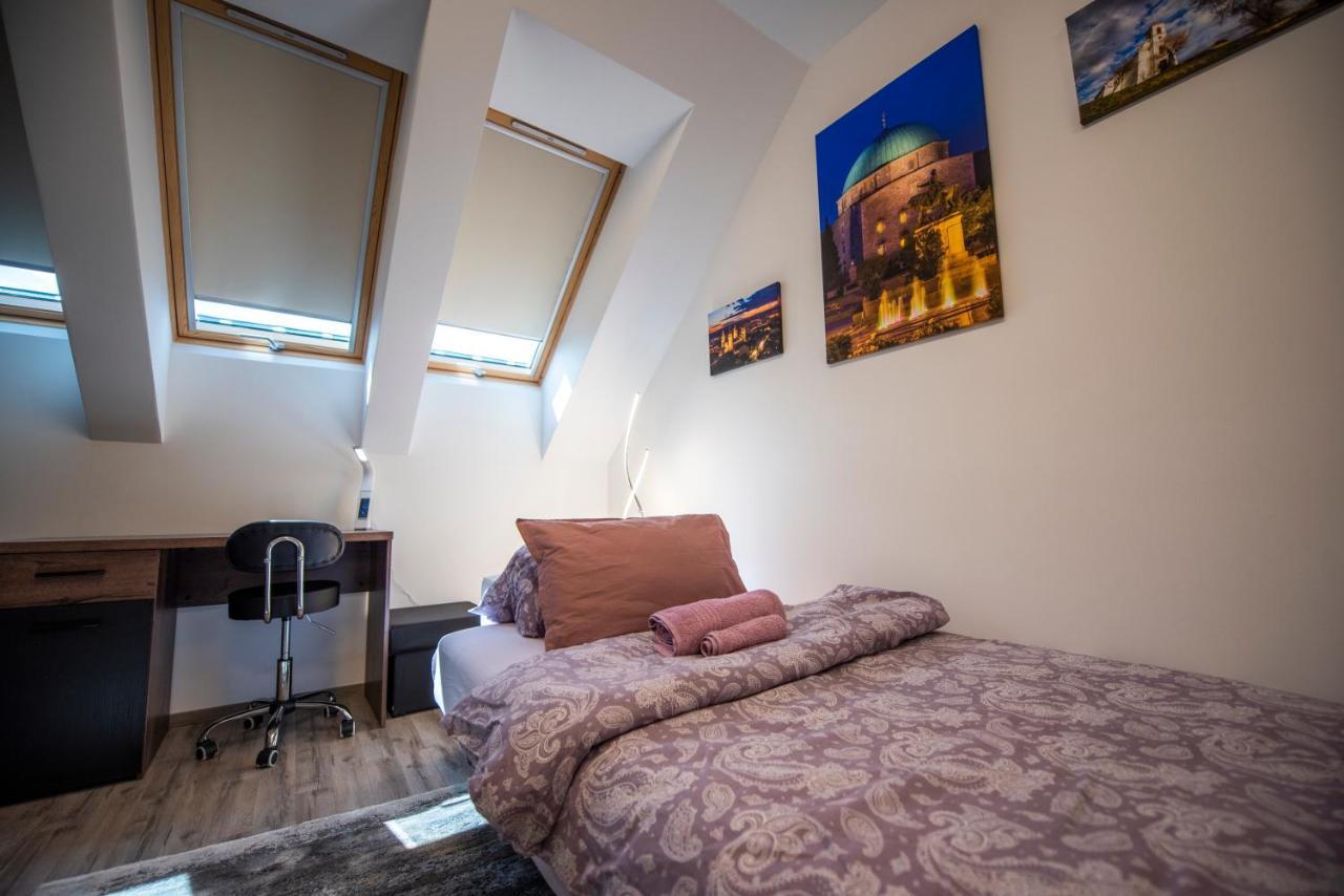 Zsuka Apartman Free Parking Печ Екстер'єр фото
