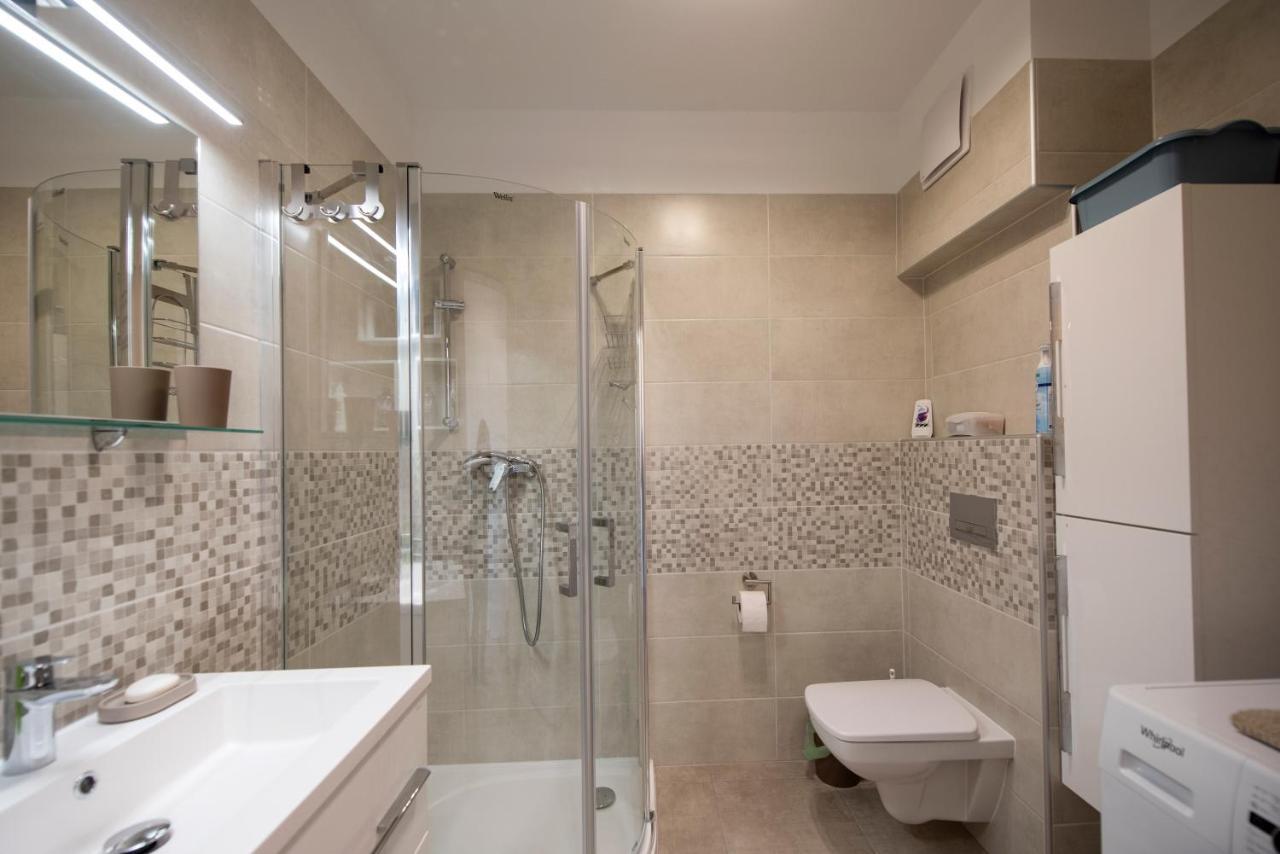 Zsuka Apartman Free Parking Печ Екстер'єр фото