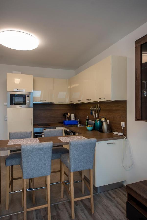 Zsuka Apartman Free Parking Печ Екстер'єр фото